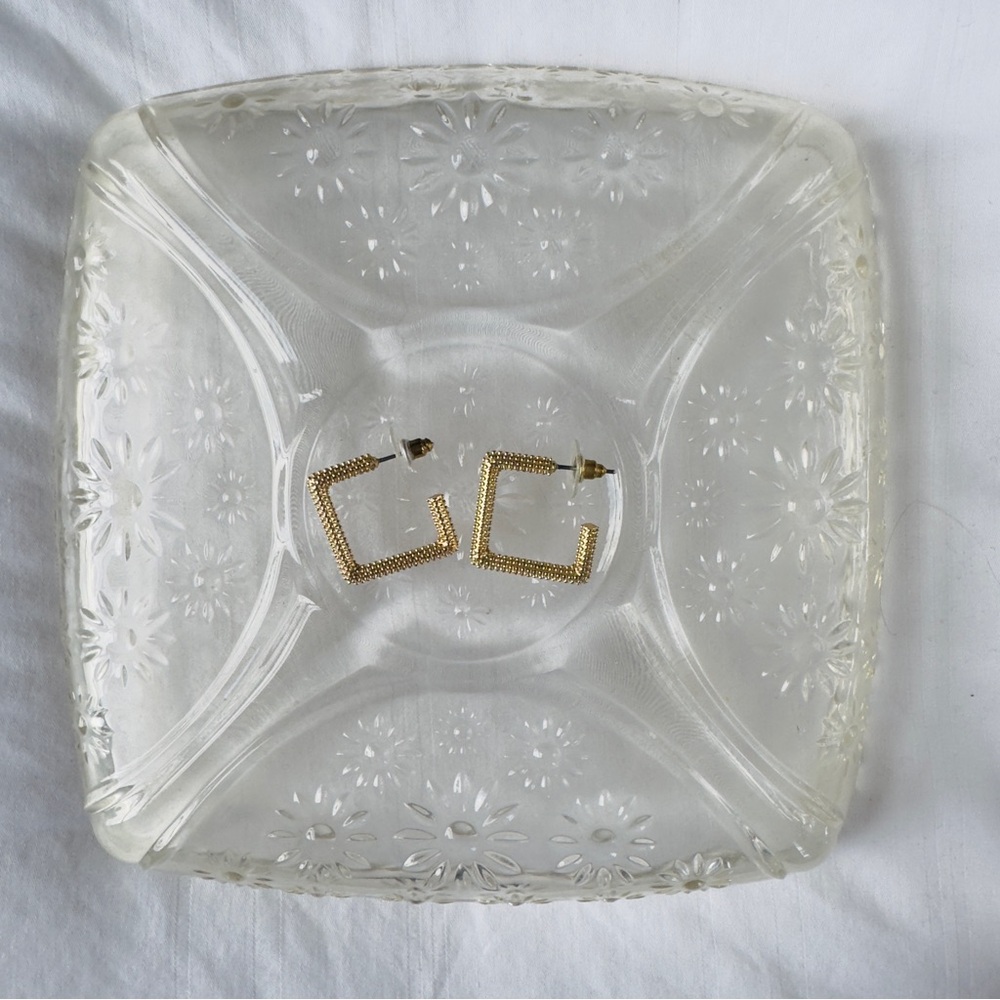 Textured Square Hoops - Picture 6 of 8